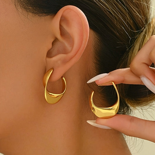 Sculpted Crescent Hoops | Gold