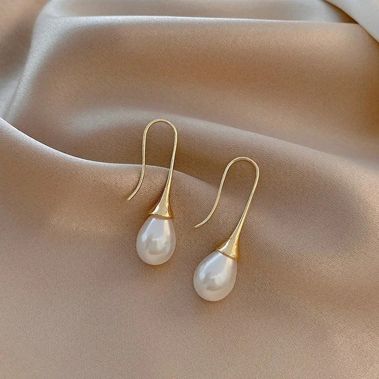 Classic Pearl Beauty Earrings